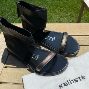 Kallisté Zip Up Flat Sandal